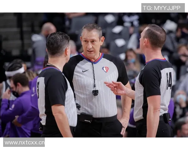 NBA进攻路径犯规解析及其对比赛策略和裁判判罚的影响分析